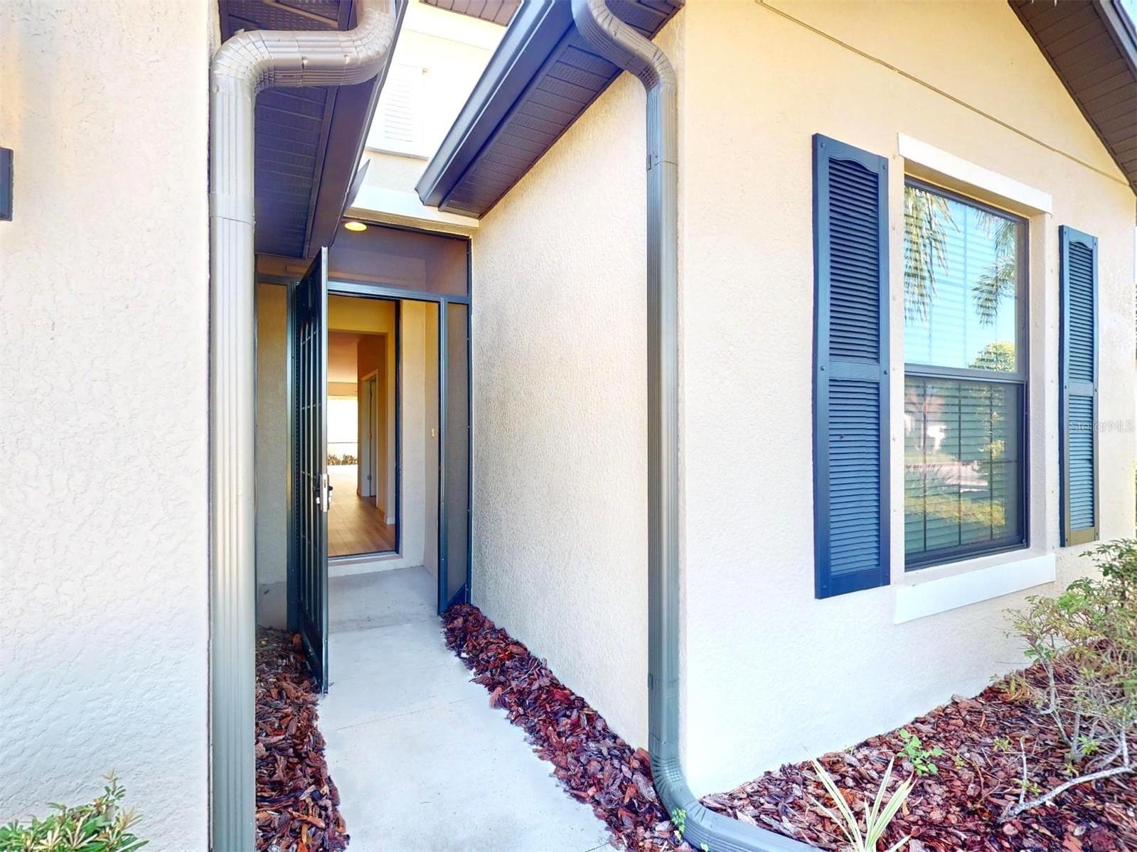 Image 4 of 85 For 2476 Daisy Drive