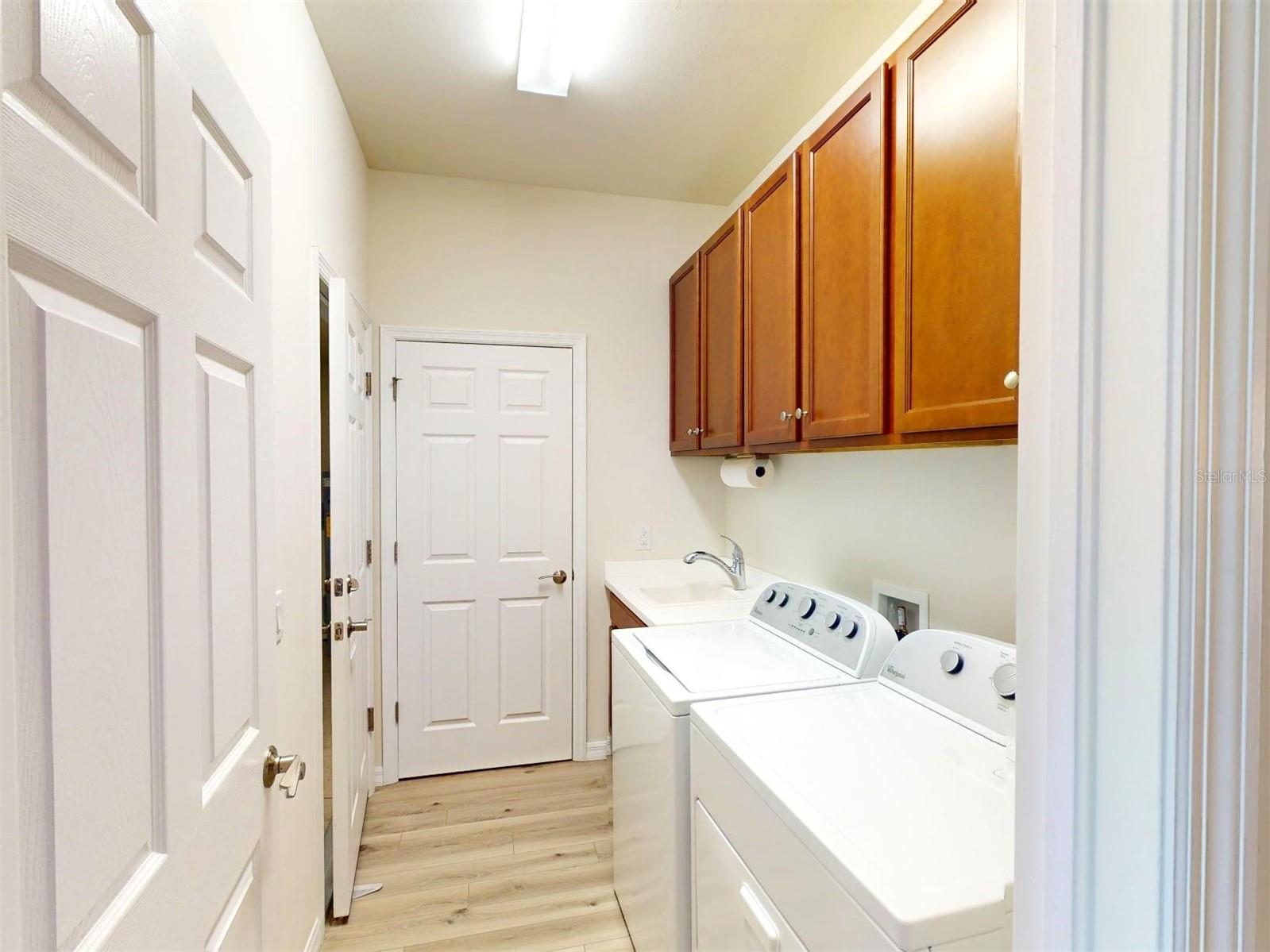 Image 41 of 85 For 2476 Daisy Drive