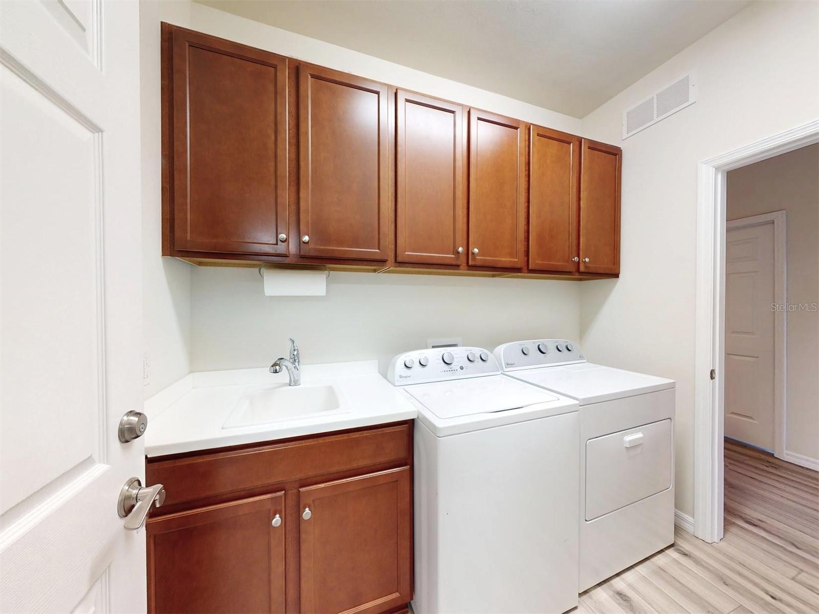 Image 42 of 85 For 2476 Daisy Drive