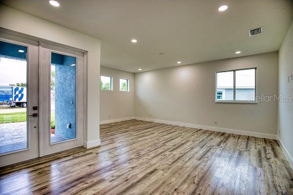 Image 16 of 81 For 17434 Oro Court