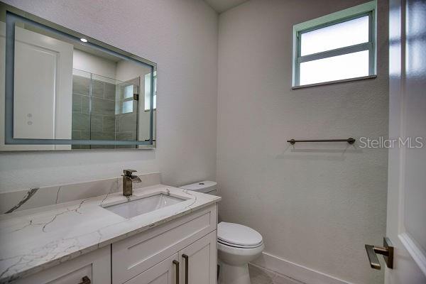 Image 33 of 81 For 17434 Oro Court