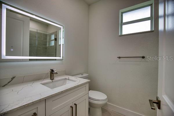 Image 34 of 81 For 17434 Oro Court