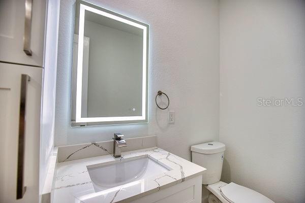 Image 44 of 81 For 17434 Oro Court