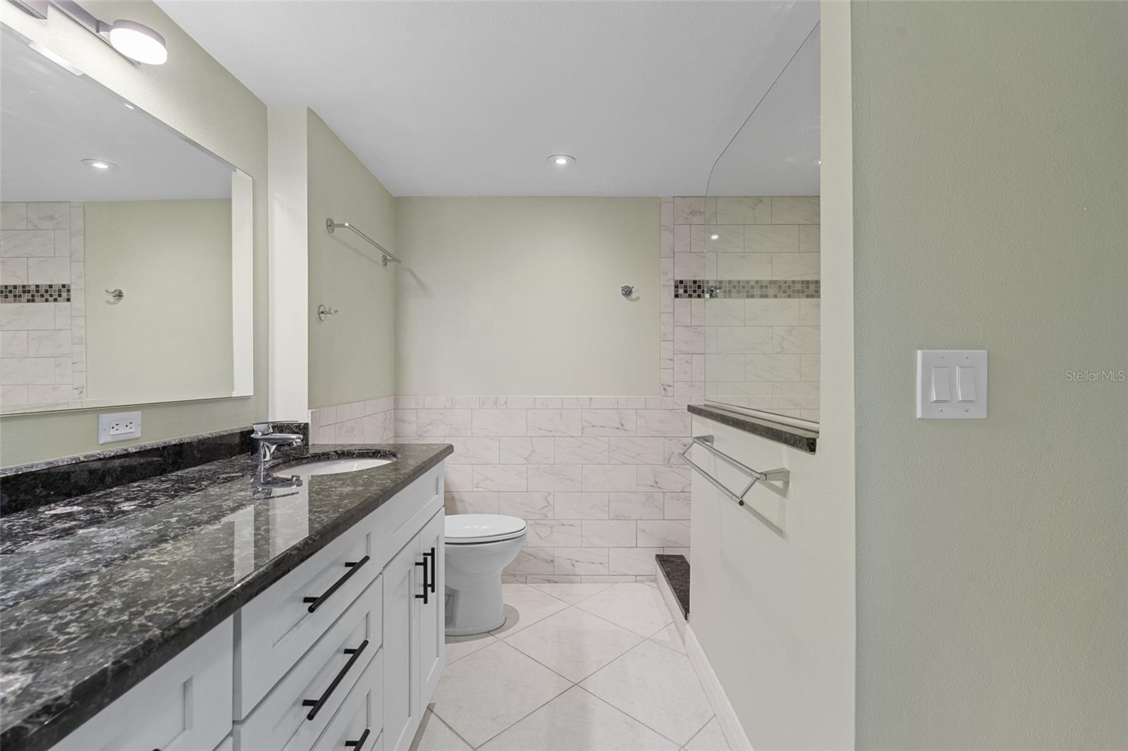 Image 13 of 32 For 14770 Eagle Ridge Drive 112