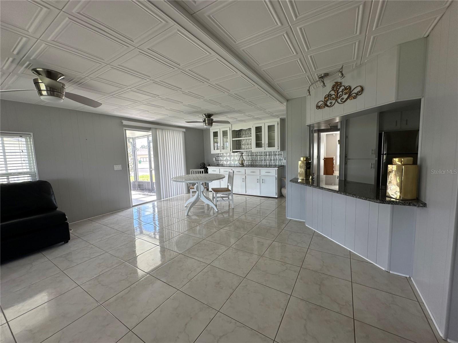 Image 24 of 56 For 2100 Kings Highway 885