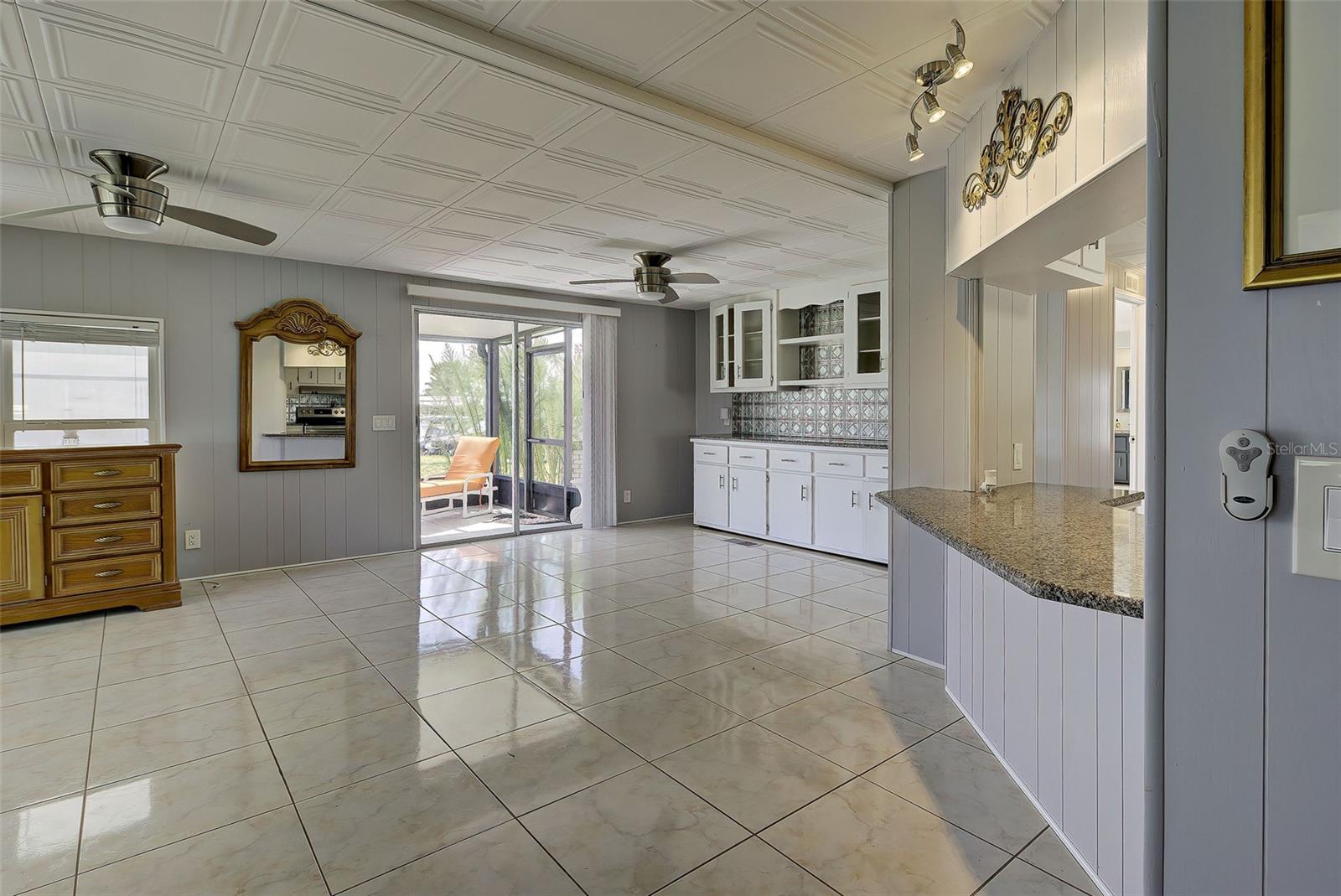 Image 25 of 56 For 2100 Kings Highway 885