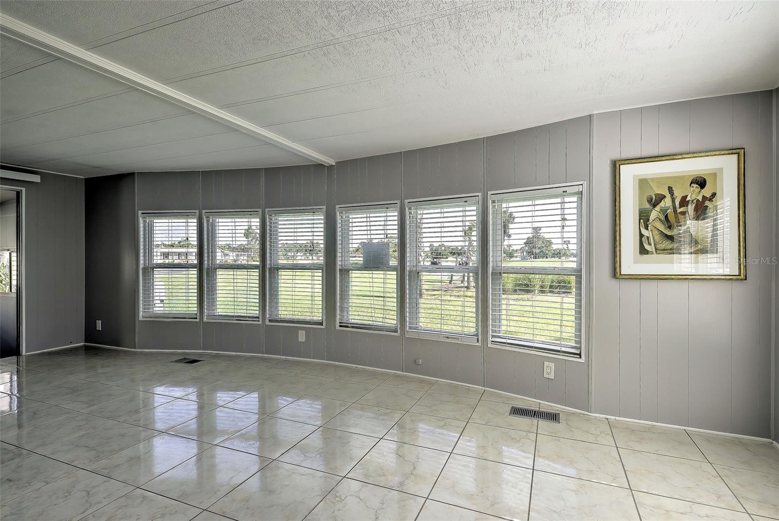 Image 29 of 56 For 2100 Kings Highway 885