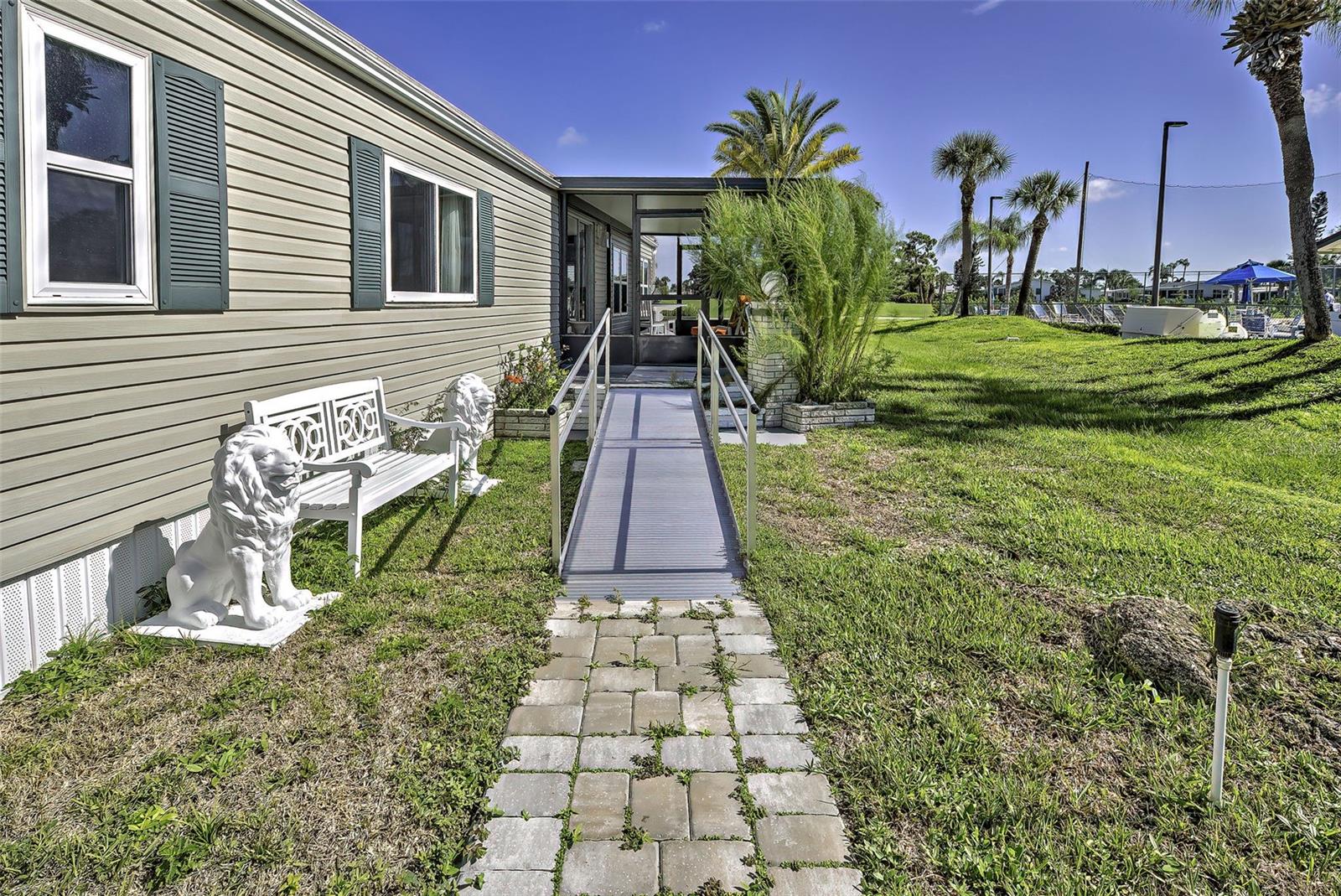 Image 3 of 56 For 2100 Kings Highway 885