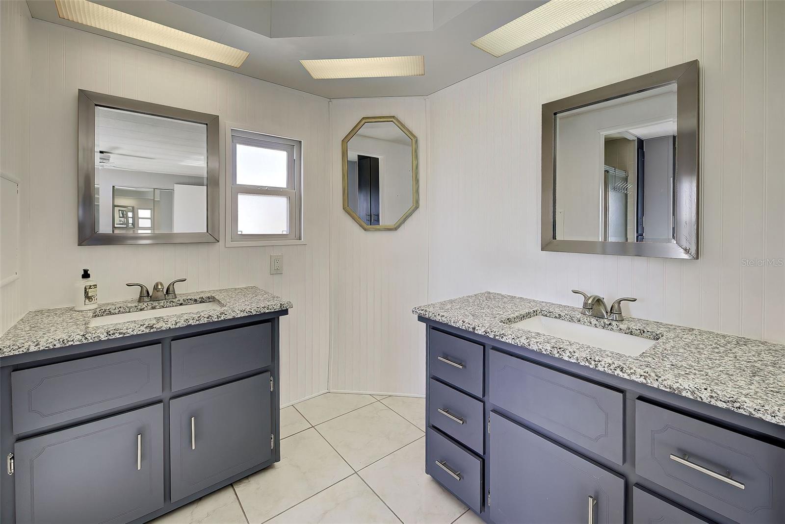 Image 34 of 56 For 2100 Kings Highway 885