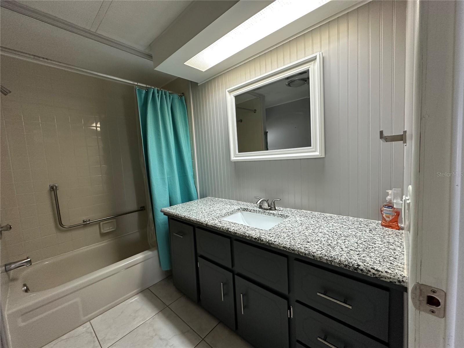 Image 40 of 56 For 2100 Kings Highway 885