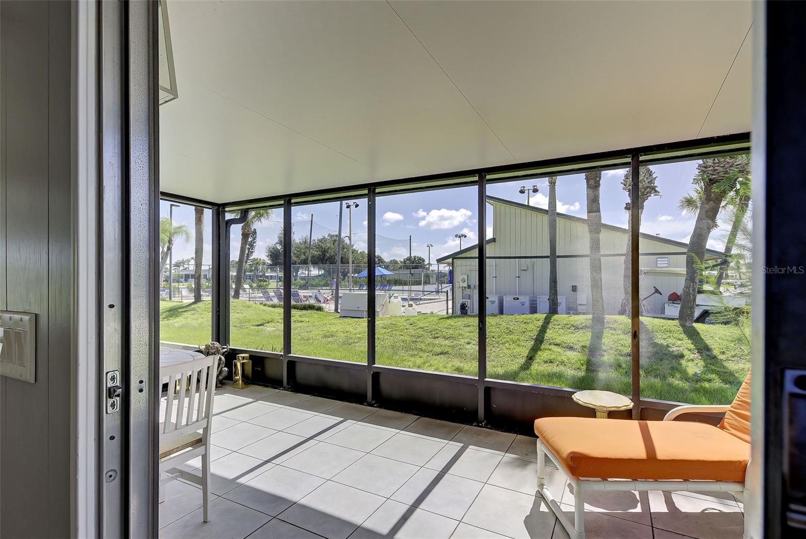 Image 42 of 56 For 2100 Kings Highway 885