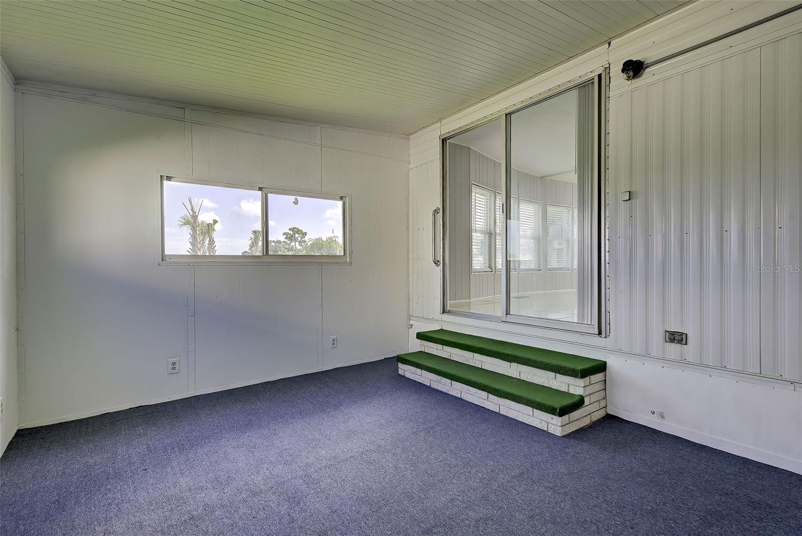 Image 48 of 56 For 2100 Kings Highway 885