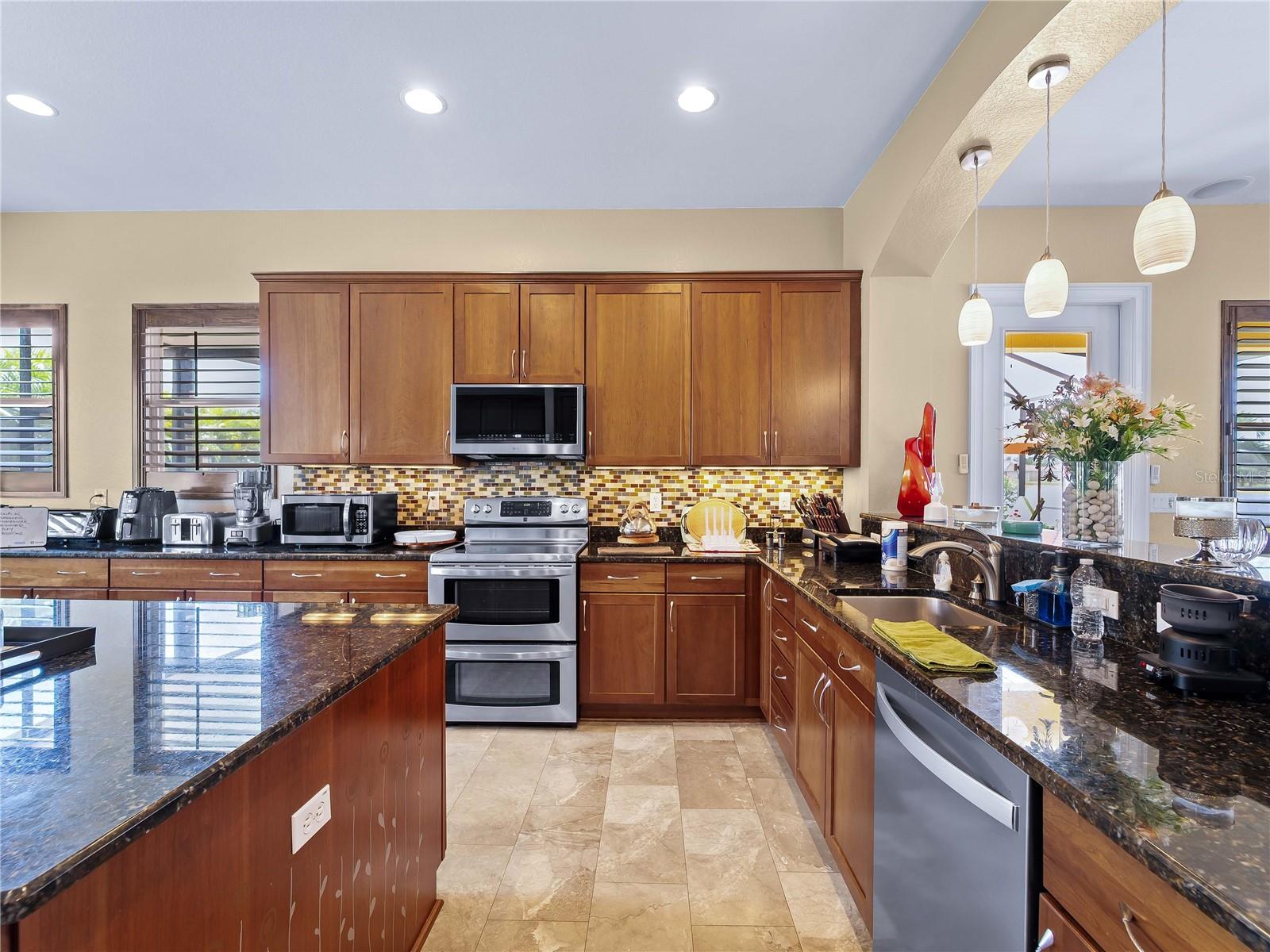Image 24 of 100 For 24343 Riverfront Drive