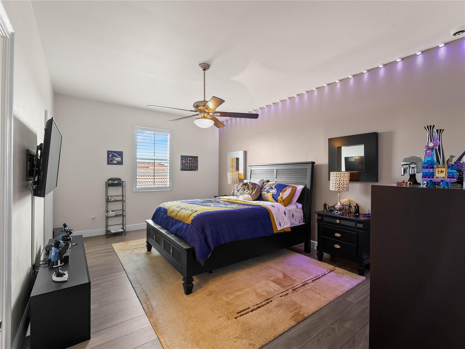 Image 44 of 100 For 24343 Riverfront Drive