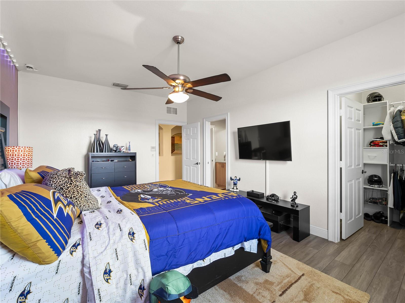 Image 45 of 100 For 24343 Riverfront Drive