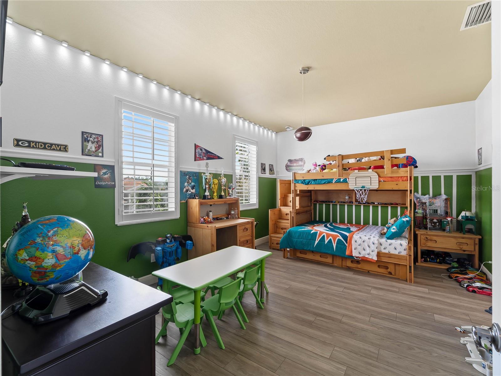 Image 47 of 100 For 24343 Riverfront Drive