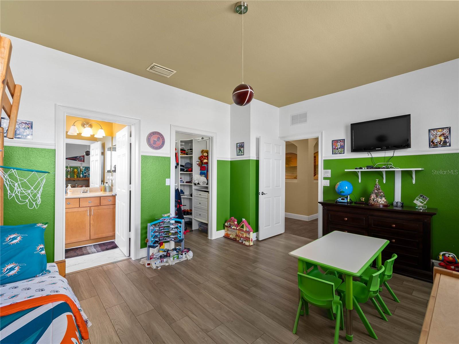 Image 48 of 100 For 24343 Riverfront Drive