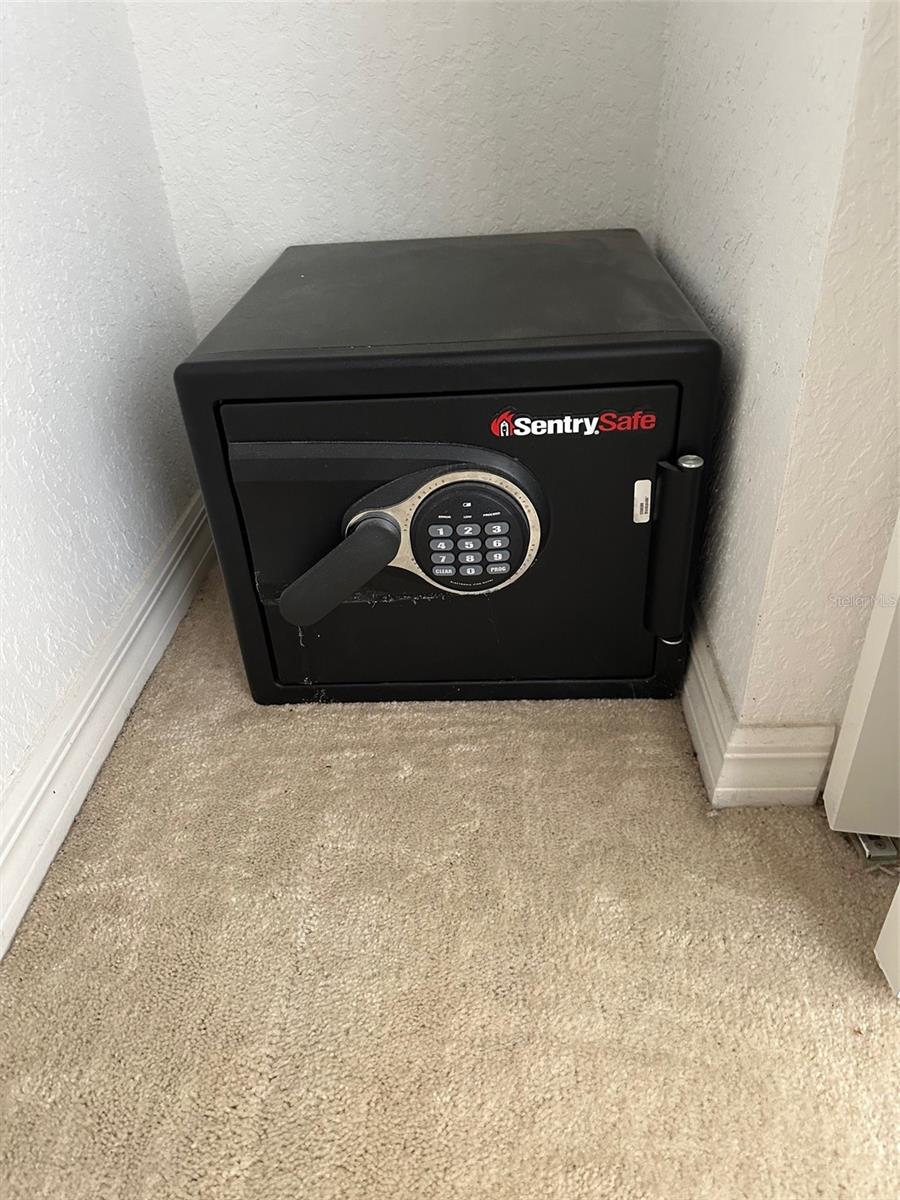 Image 22 of 33 For 24308 Westgate Boulevard