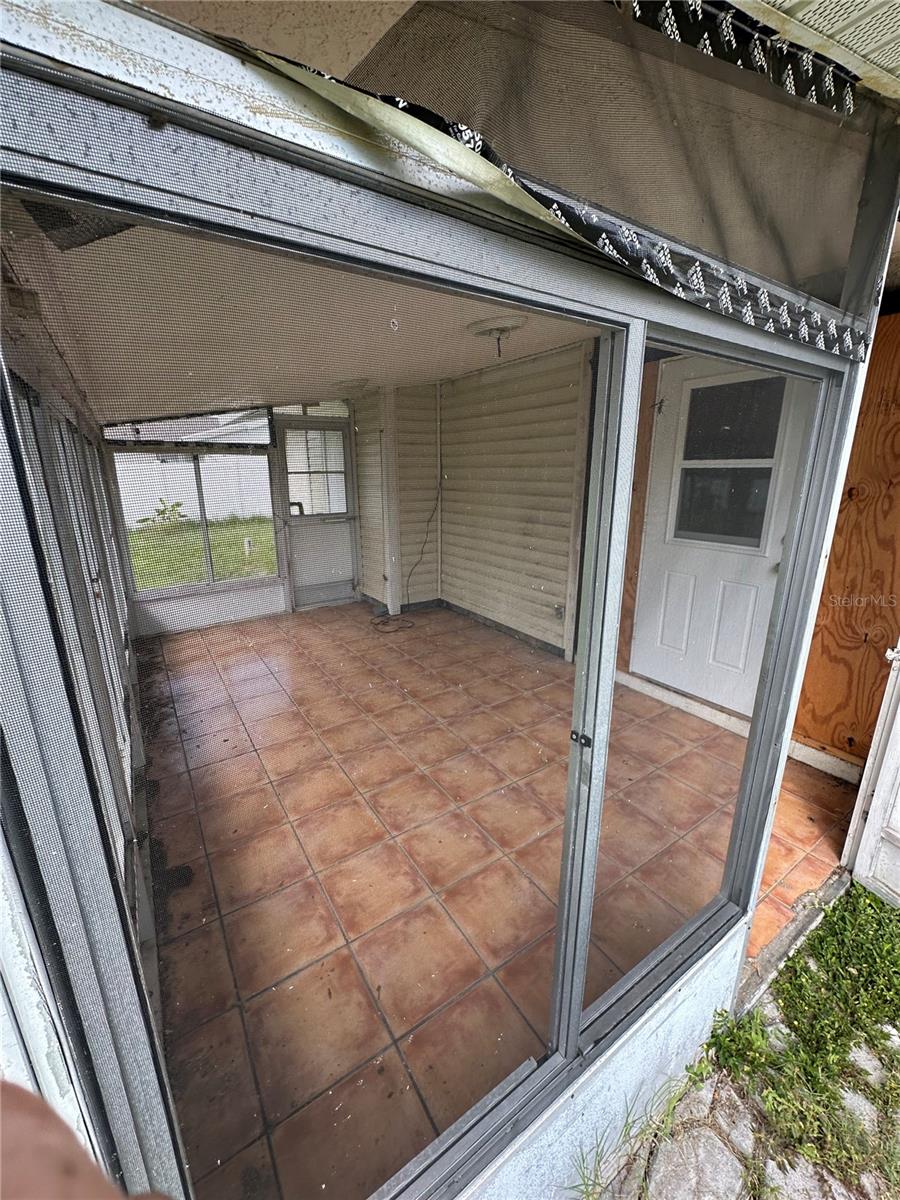 Image 11 of 28 For 2089 Hariet Street