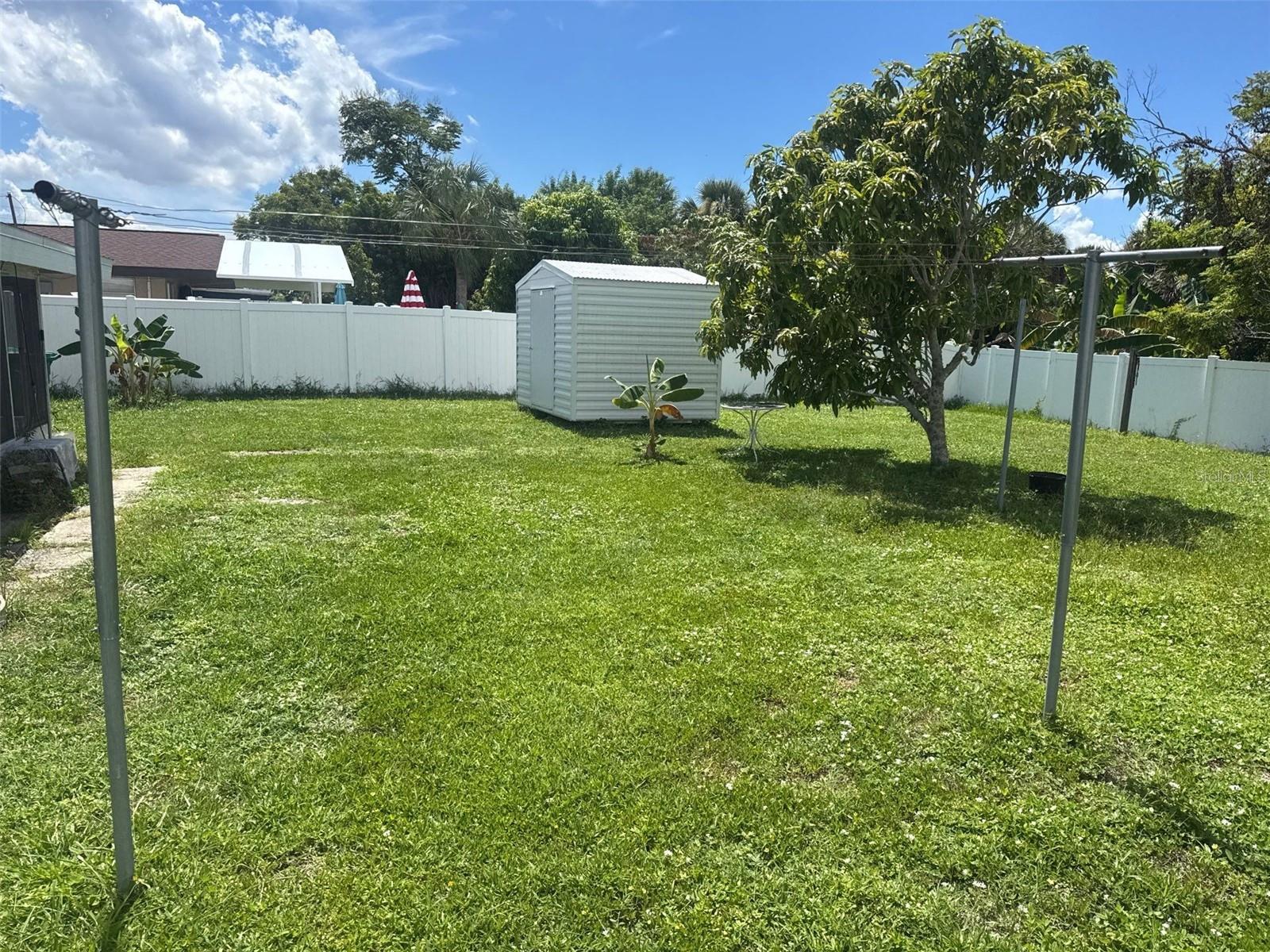 Image 17 of 28 For 2089 Hariet Street