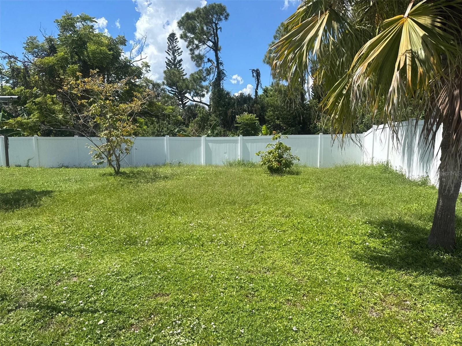 Image 19 of 28 For 2089 Hariet Street