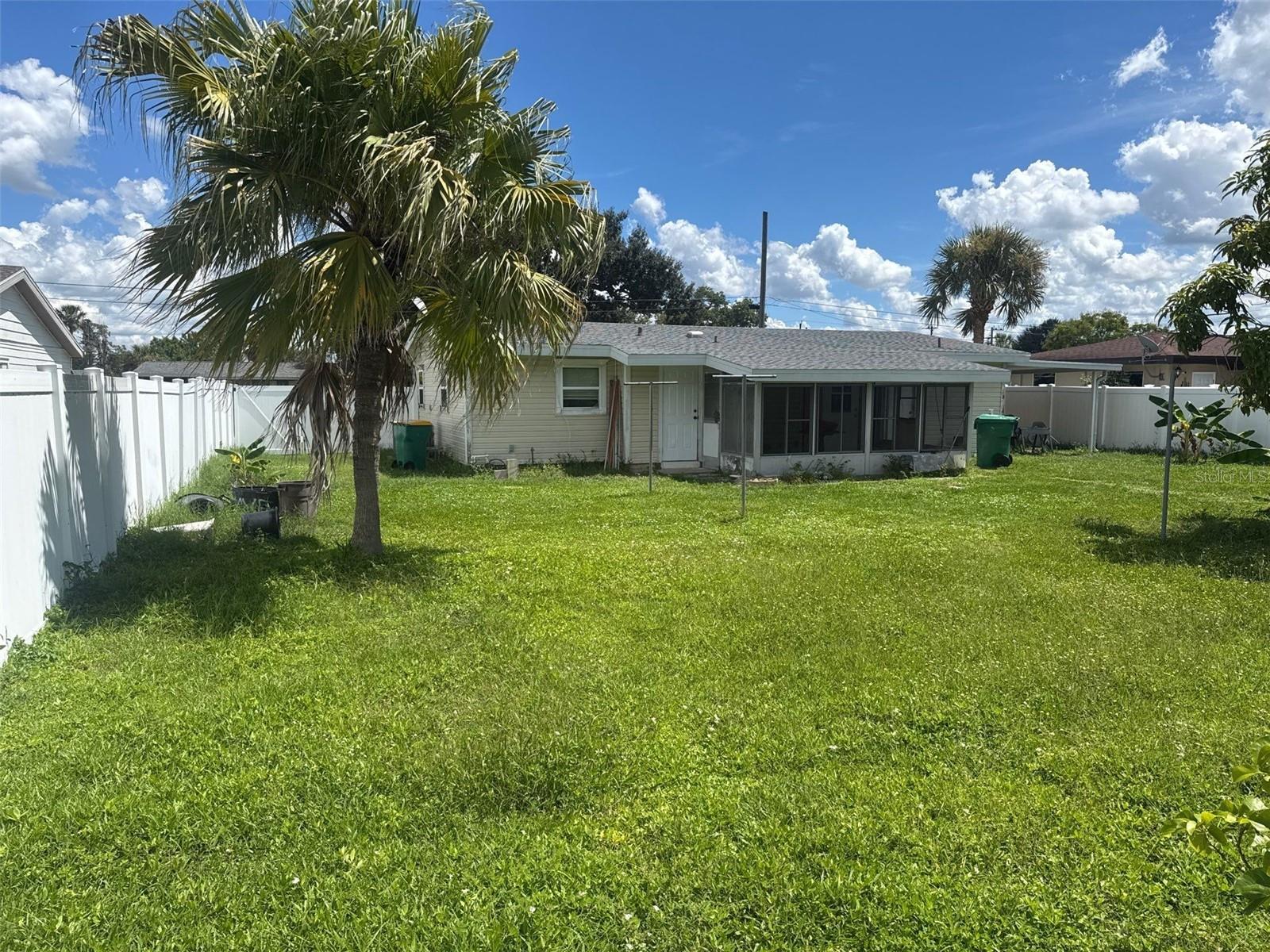 Image 20 of 28 For 2089 Hariet Street