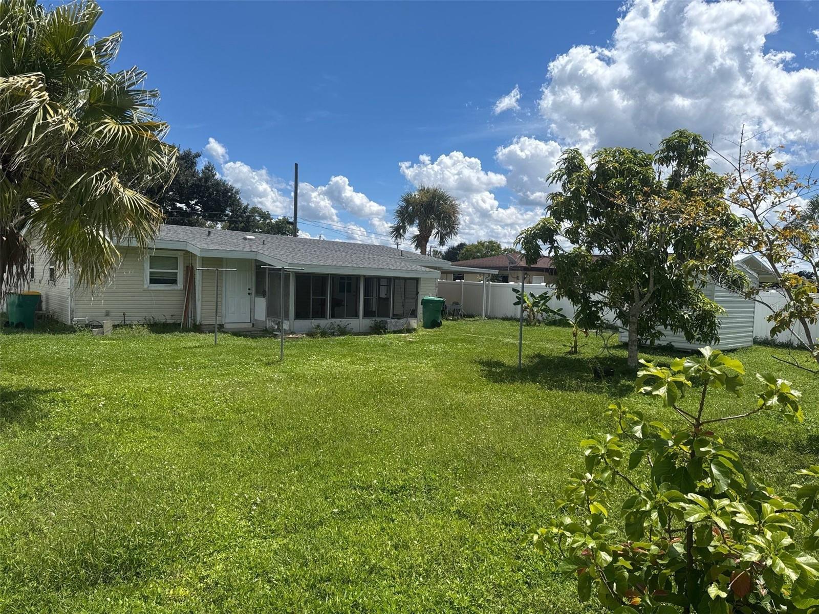 Image 21 of 28 For 2089 Hariet Street