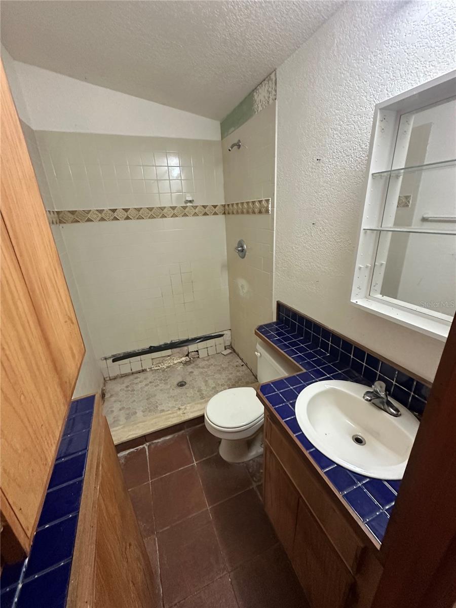 Image 6 of 28 For 2089 Hariet Street