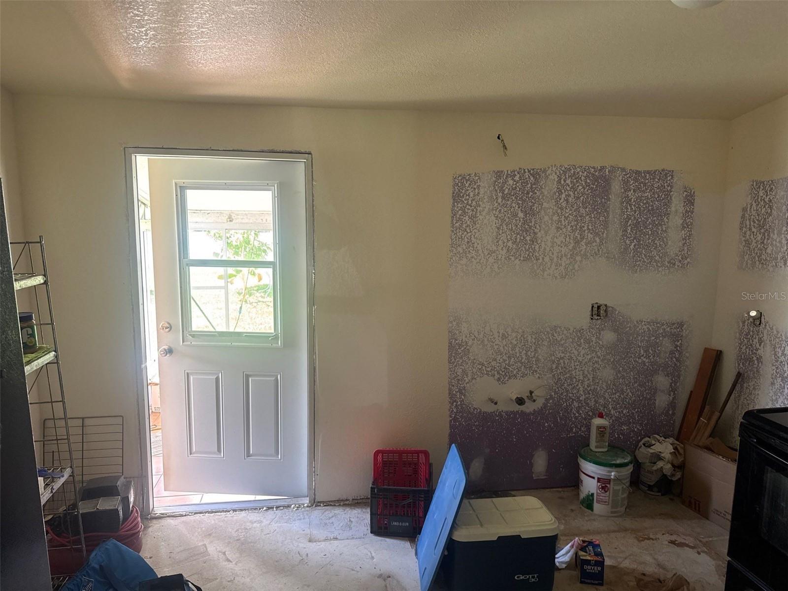 Image 8 of 28 For 2089 Hariet Street