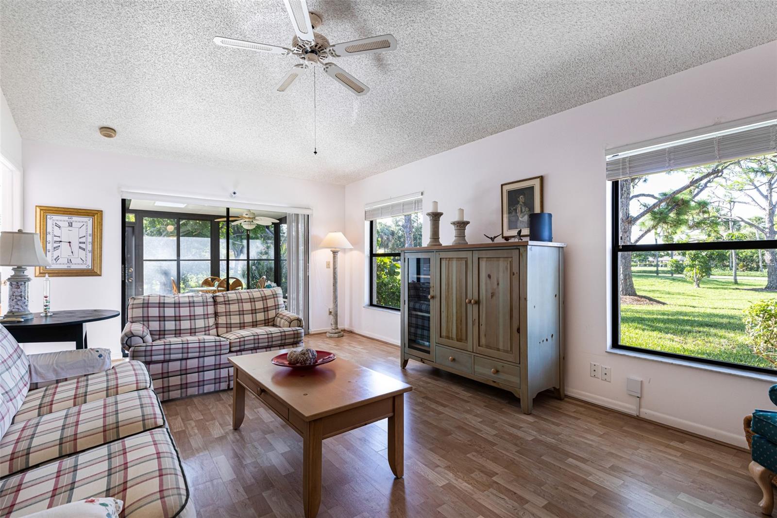 Image 7 of 33 For 3041 Matecumbe Key Road 4