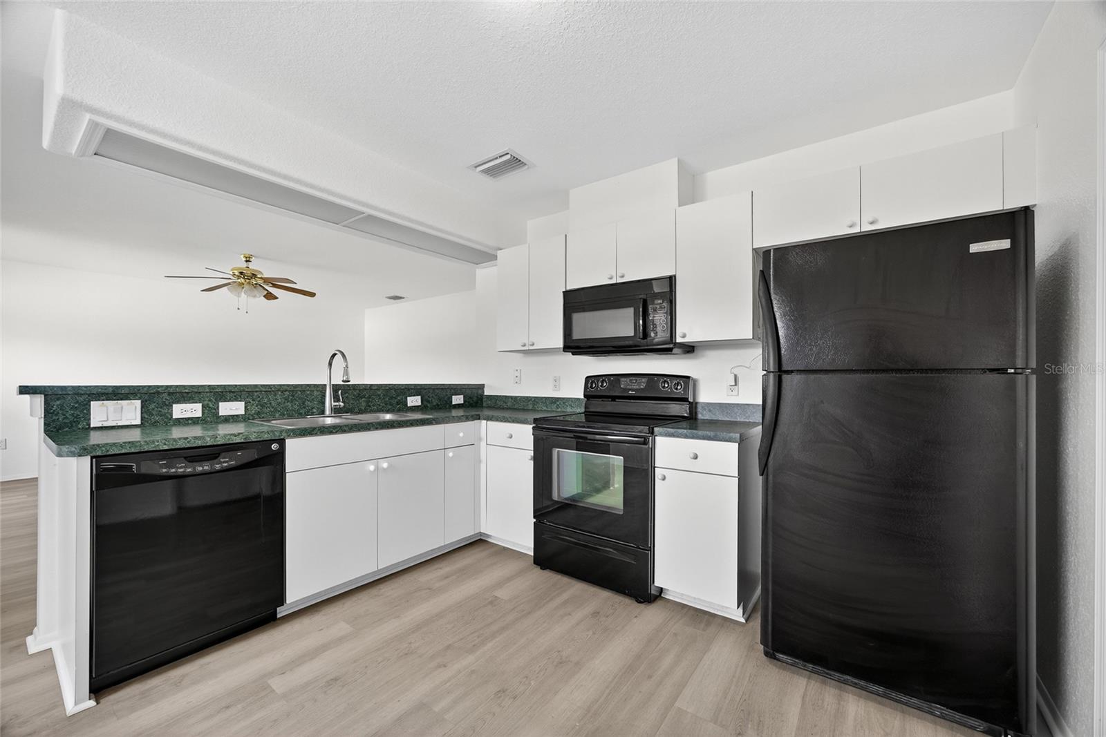 Image 9 of 22 For 1071 Nomad Road