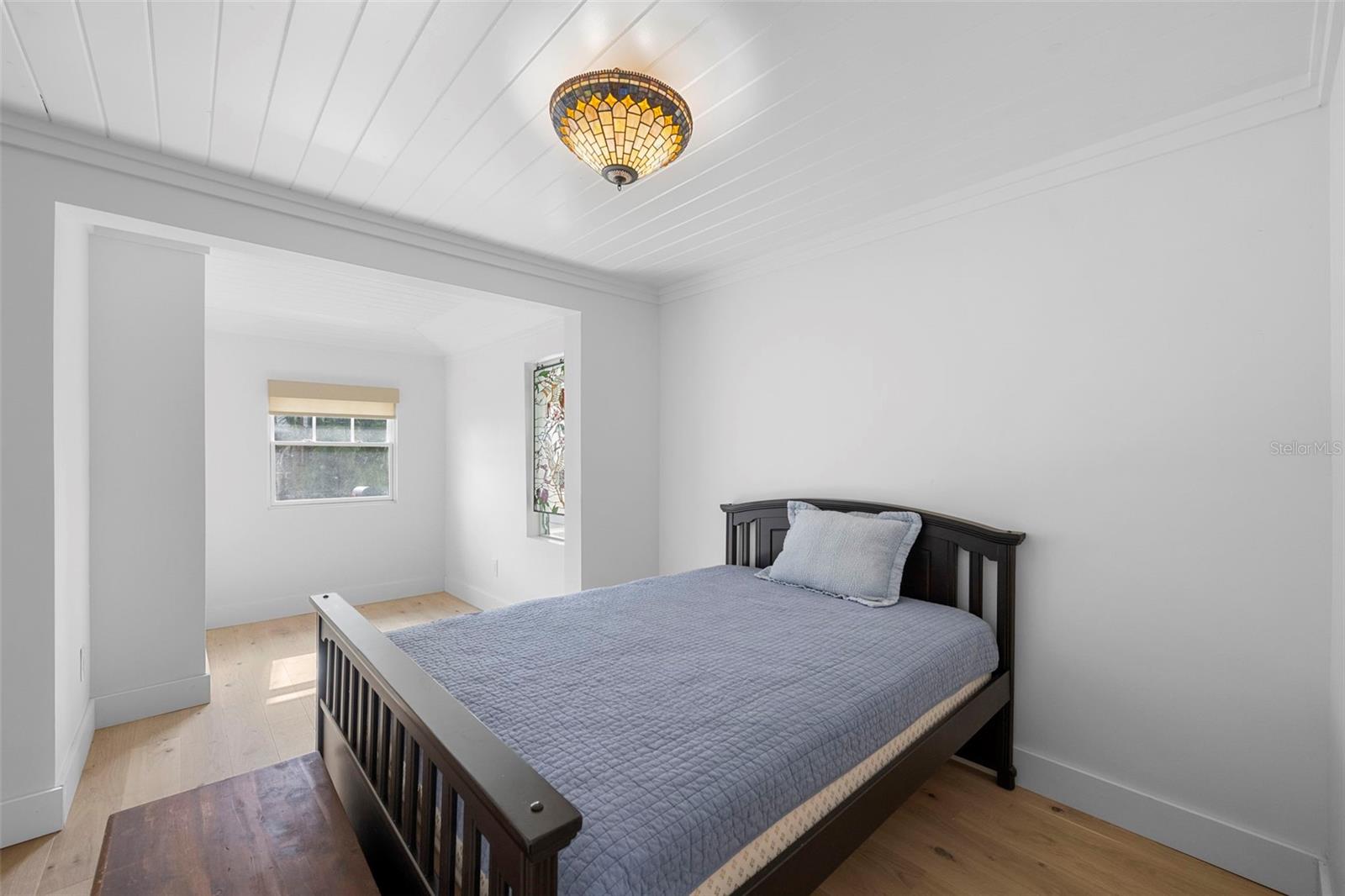 Image 11 of 29 For 8 Parkview Street