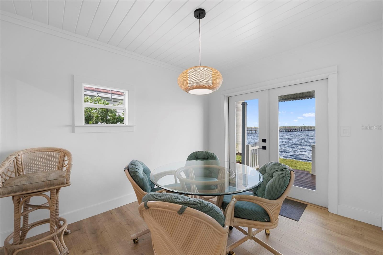 Image 12 of 29 For 8 Parkview Street