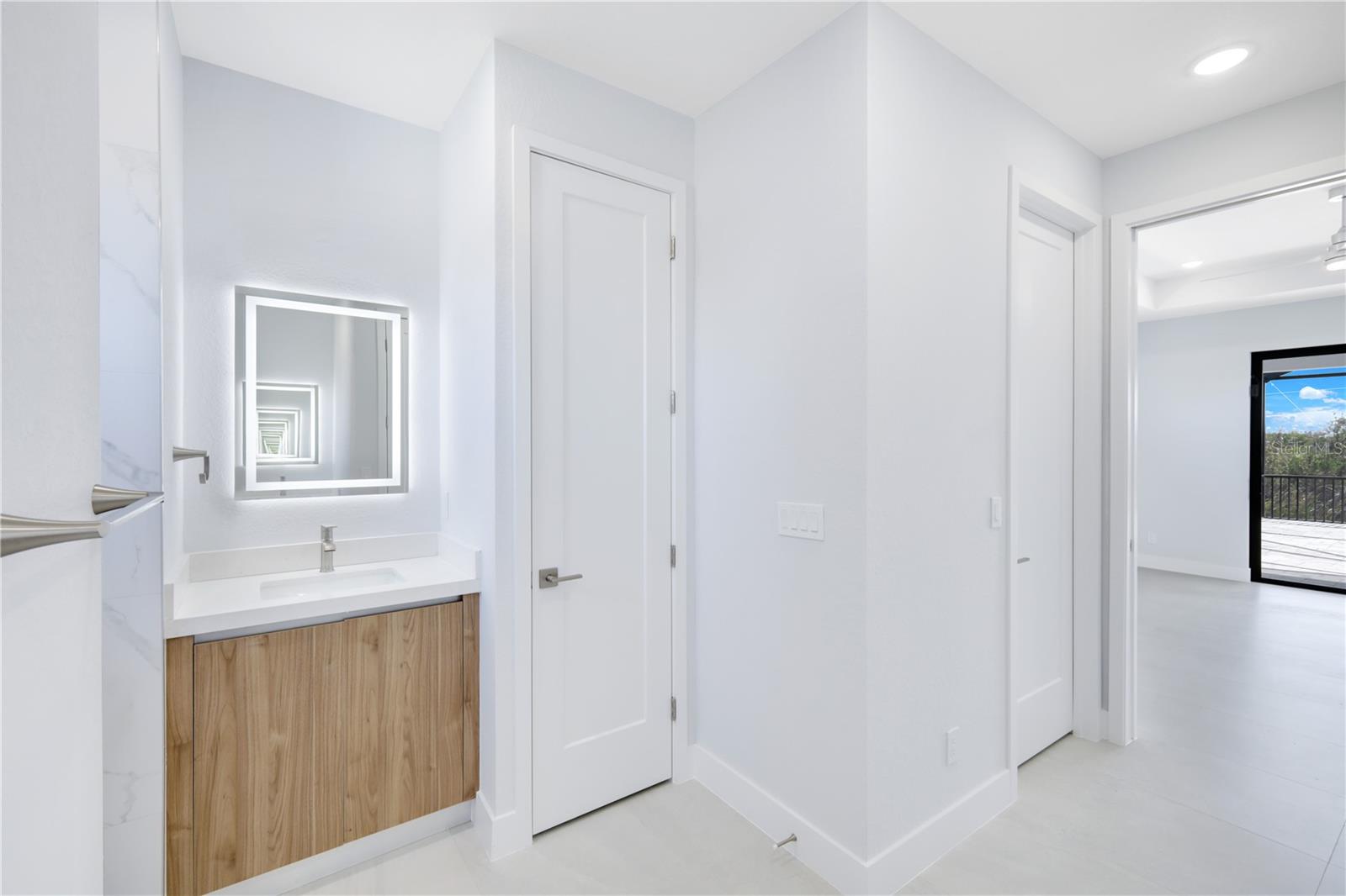 Image 14 of 35 For 14431 Artesia Avenue