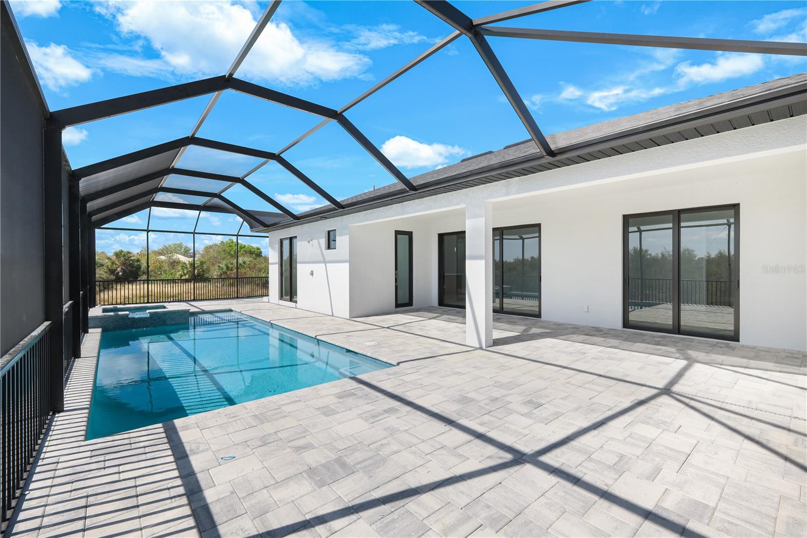 Image 25 of 35 For 14431 Artesia Avenue