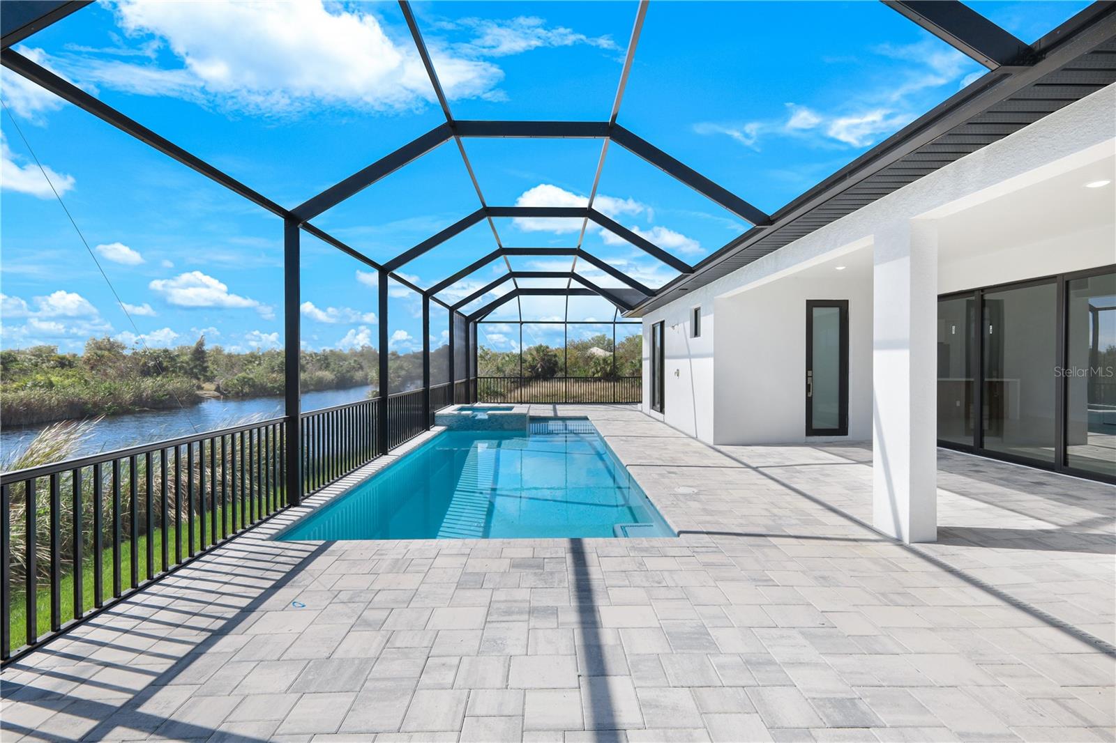 Image 26 of 35 For 14431 Artesia Avenue