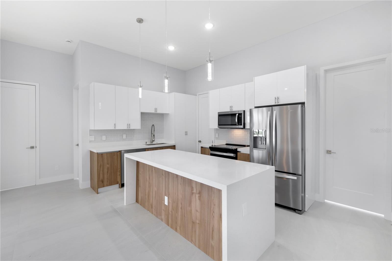 Image 6 of 35 For 14431 Artesia Avenue