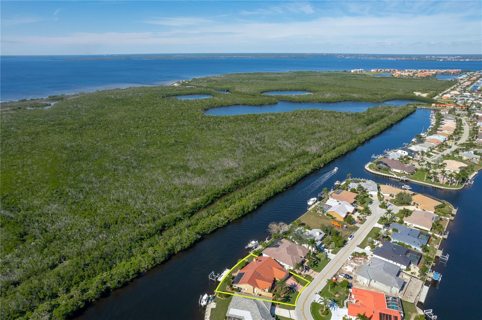 Image 13 of 70 For 2831 Deborah Drive