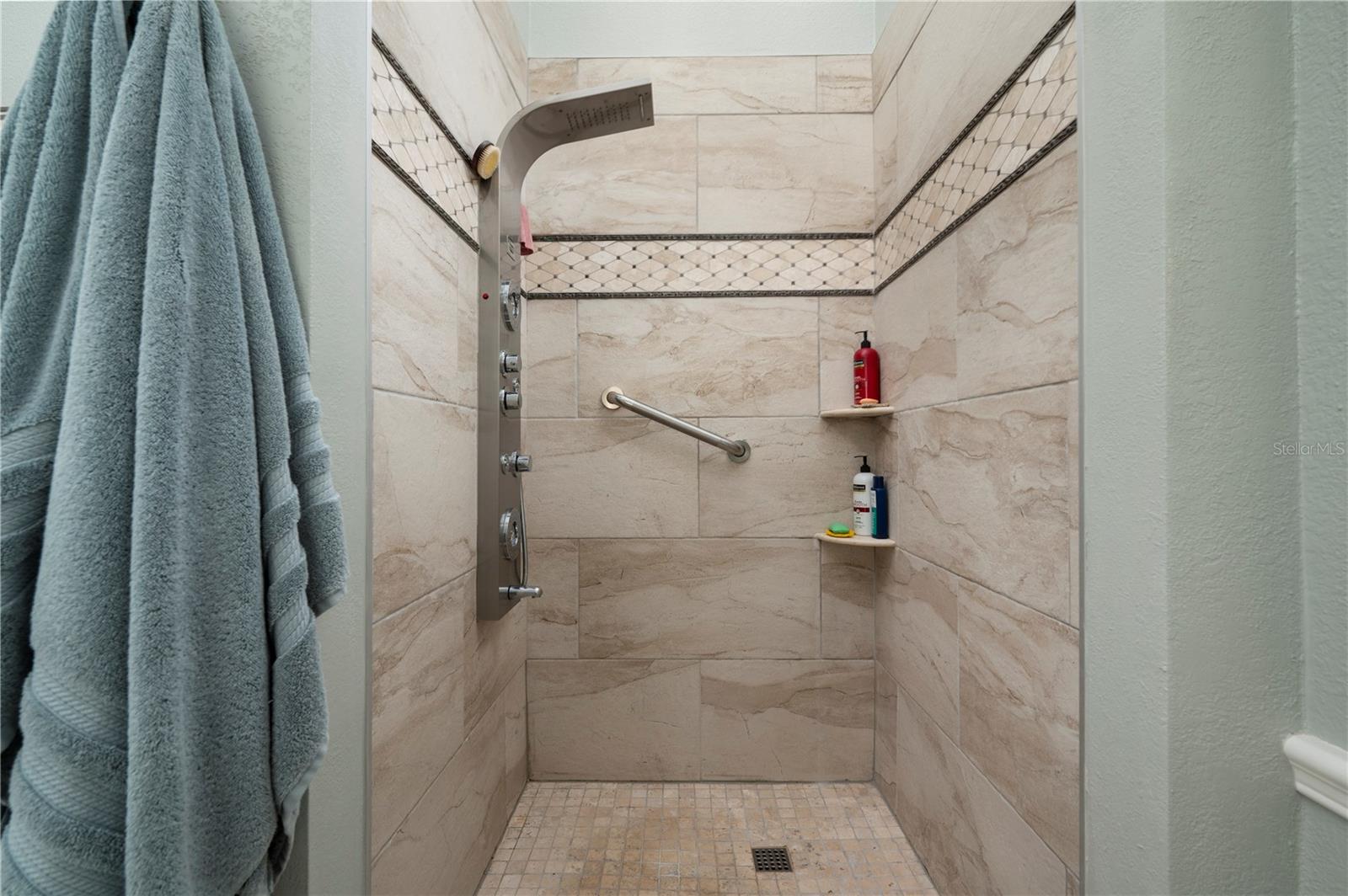 Image 33 of 70 For 2831 Deborah Drive