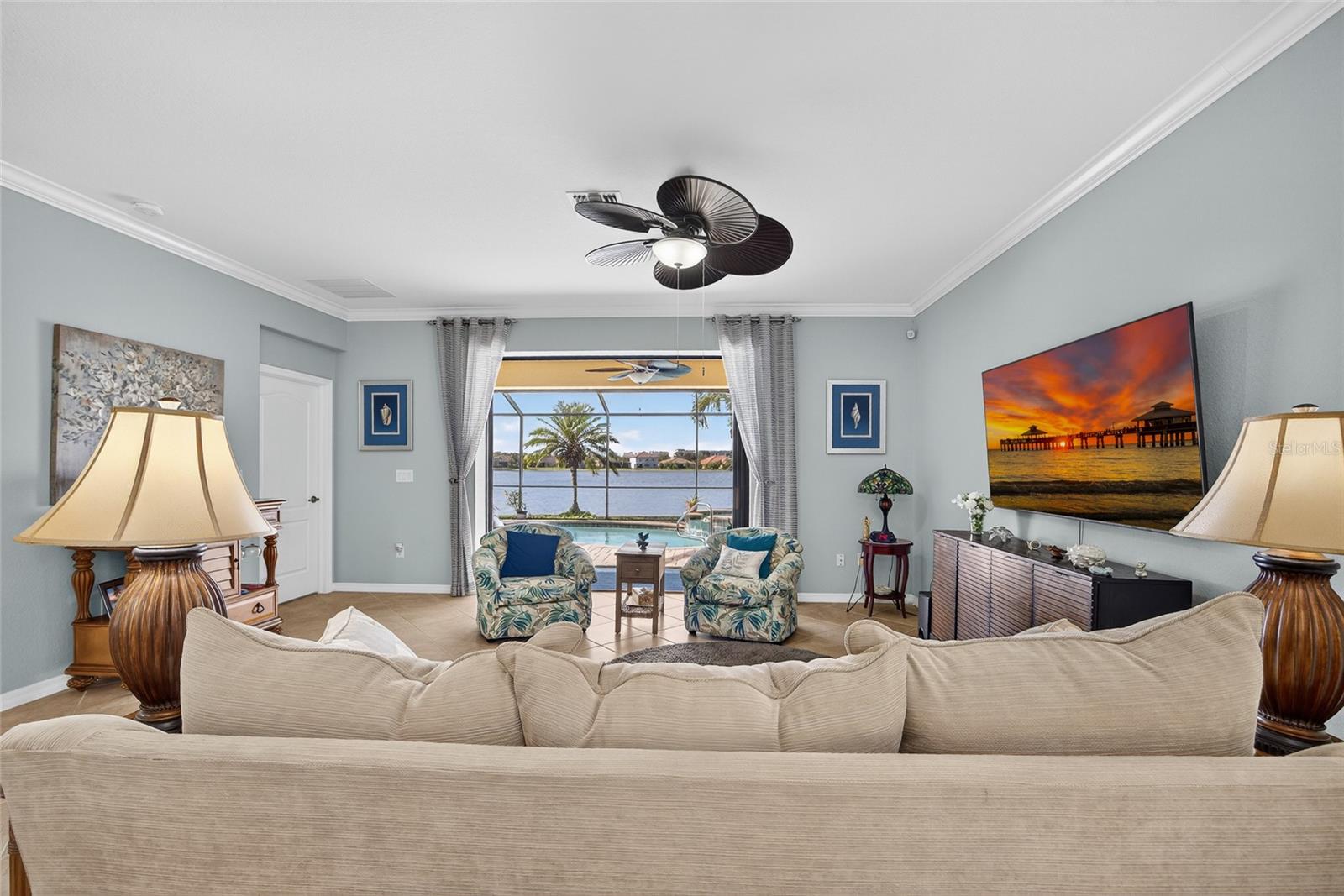 Image 10 of 39 For 2877 Via Piazza Loop