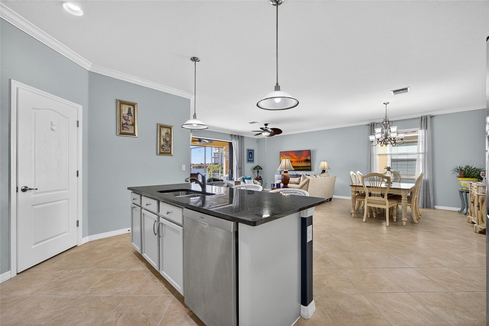 Image 14 of 39 For 2877 Via Piazza Loop