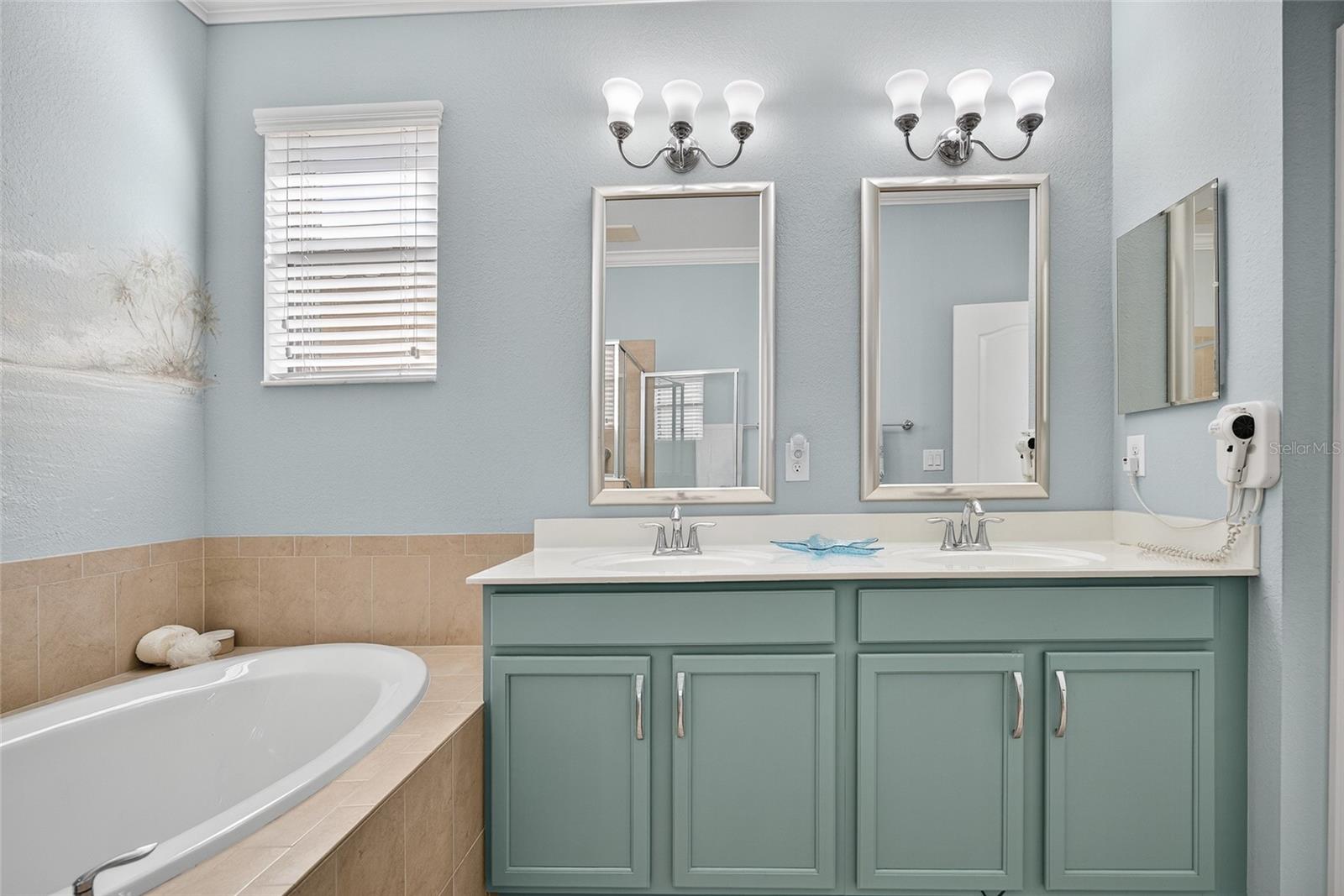 Image 19 of 39 For 2877 Via Piazza Loop