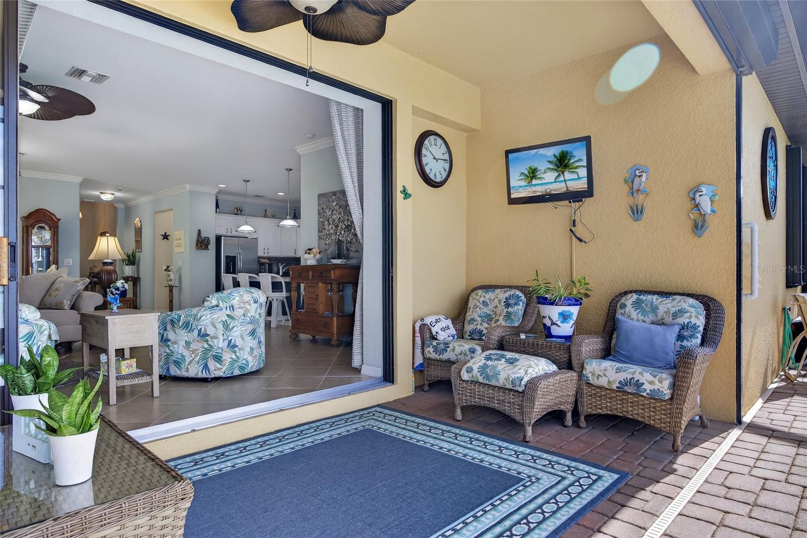 Image 27 of 39 For 2877 Via Piazza Loop