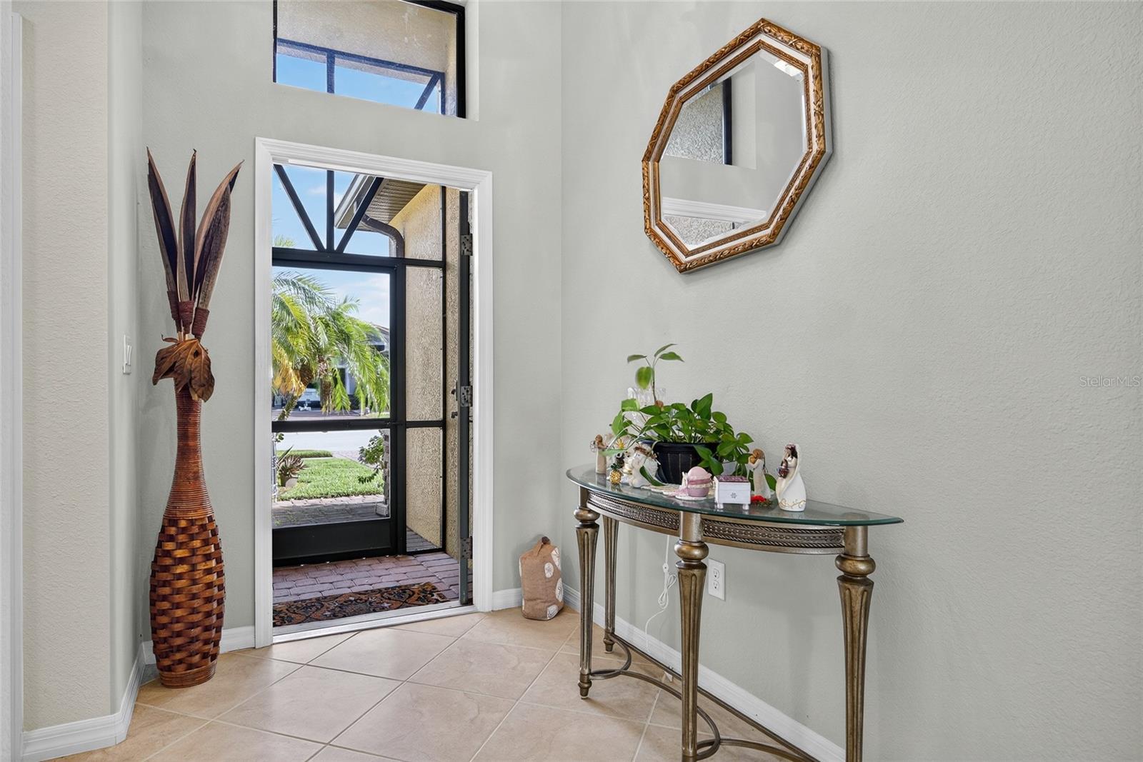 Image 5 of 39 For 2877 Via Piazza Loop