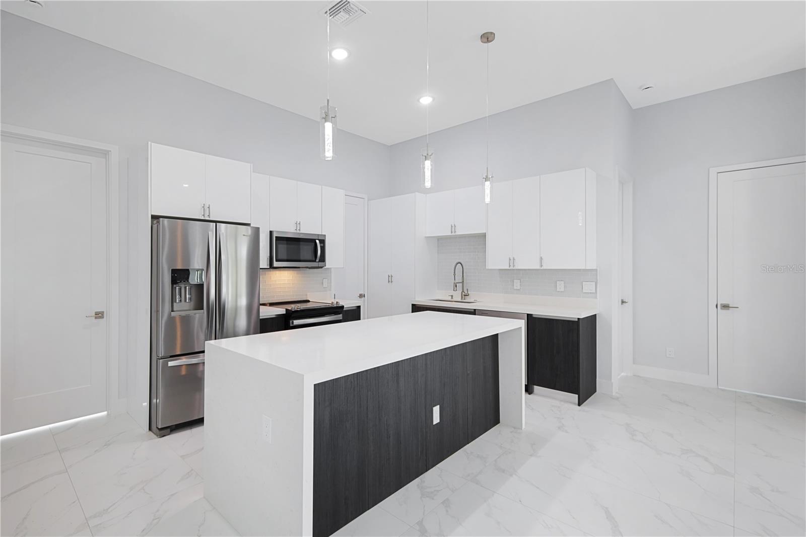 Image 8 of 46 For 10123 Boylston Street