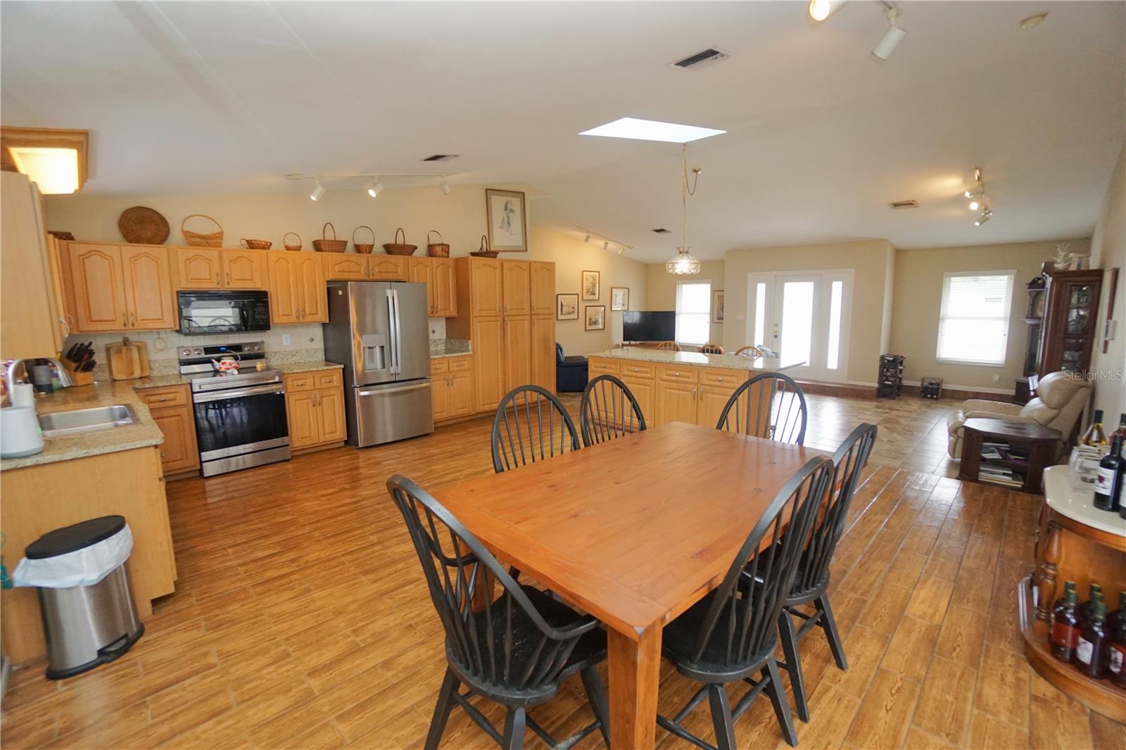 Image 11 of 44 For 3255 Geneva Street