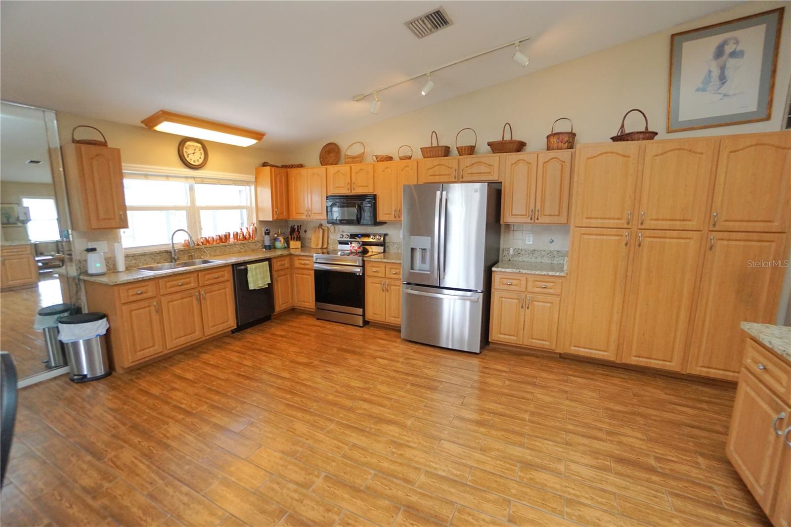 Image 13 of 44 For 3255 Geneva Street