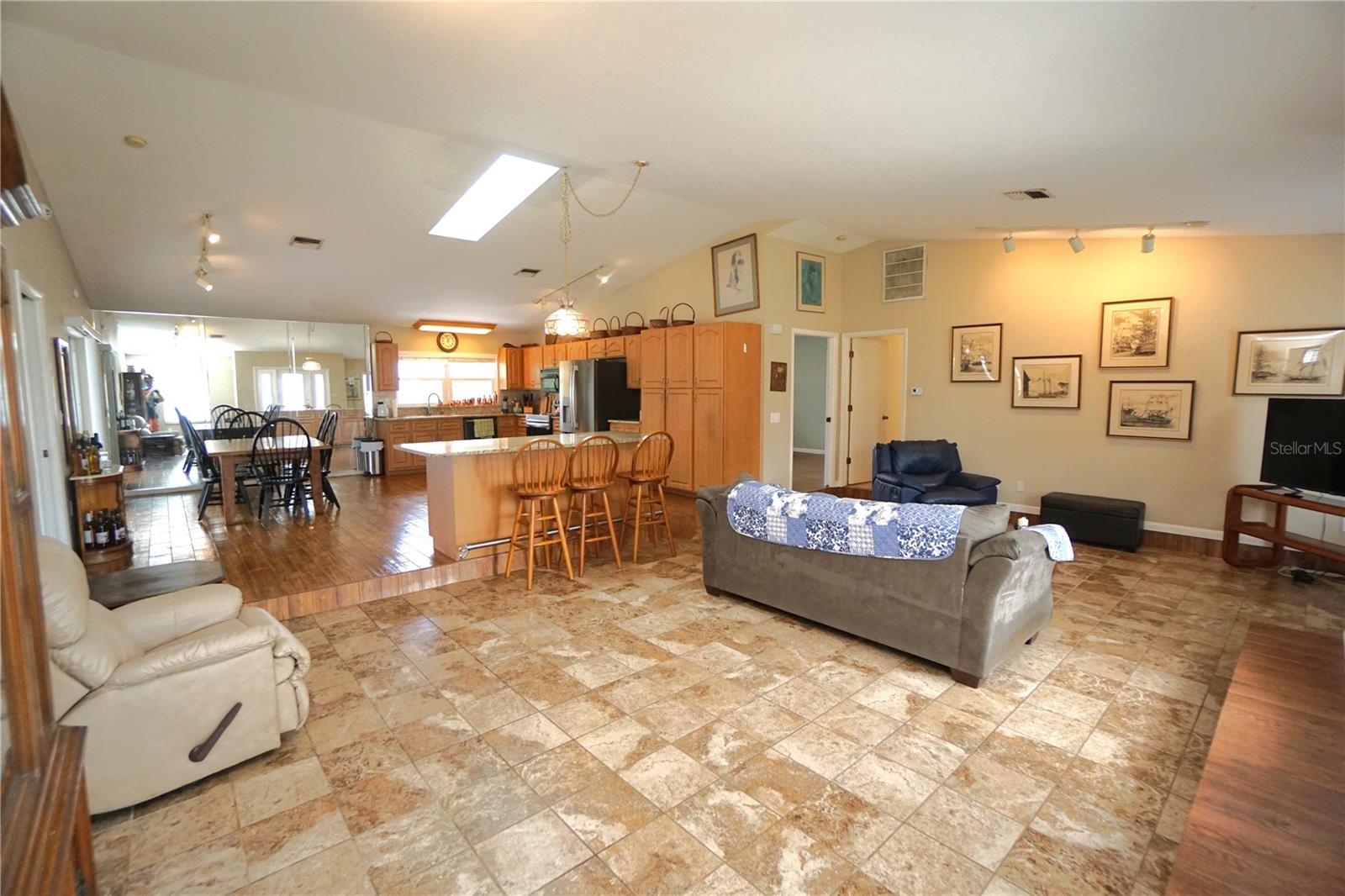 Image 9 of 44 For 3255 Geneva Street