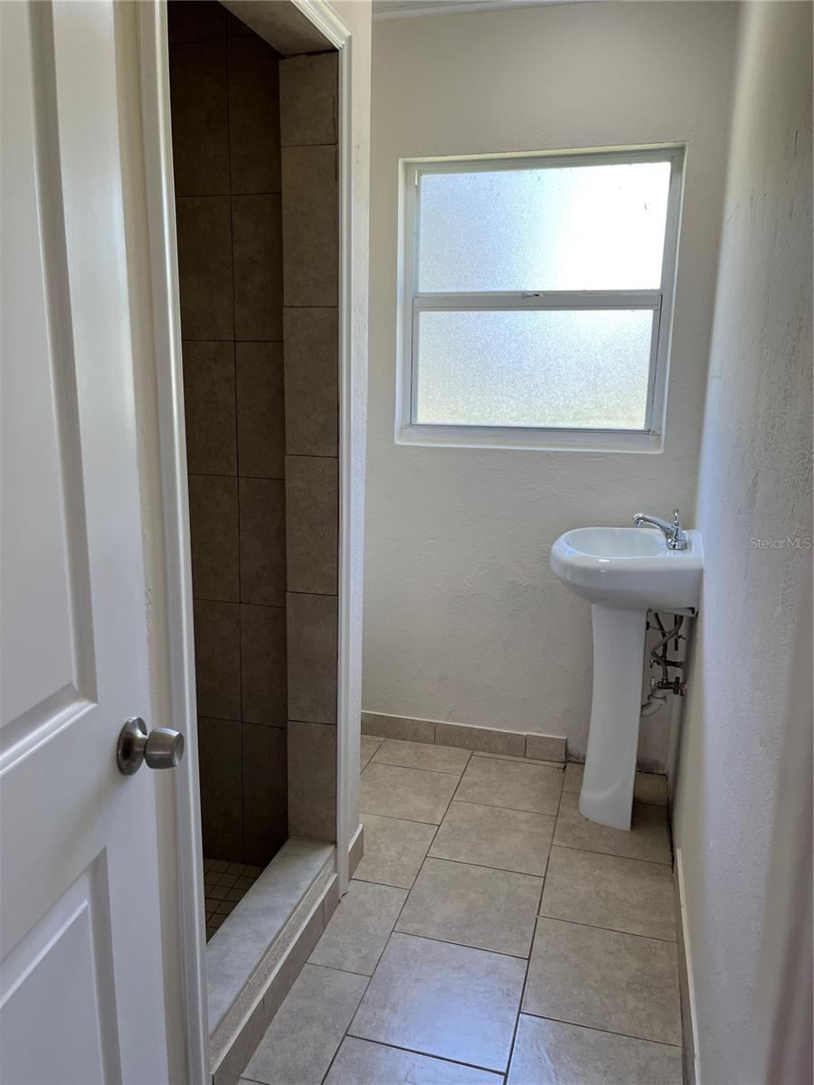 Image 31 of 37 For 418 - 438 Virginia Avenue