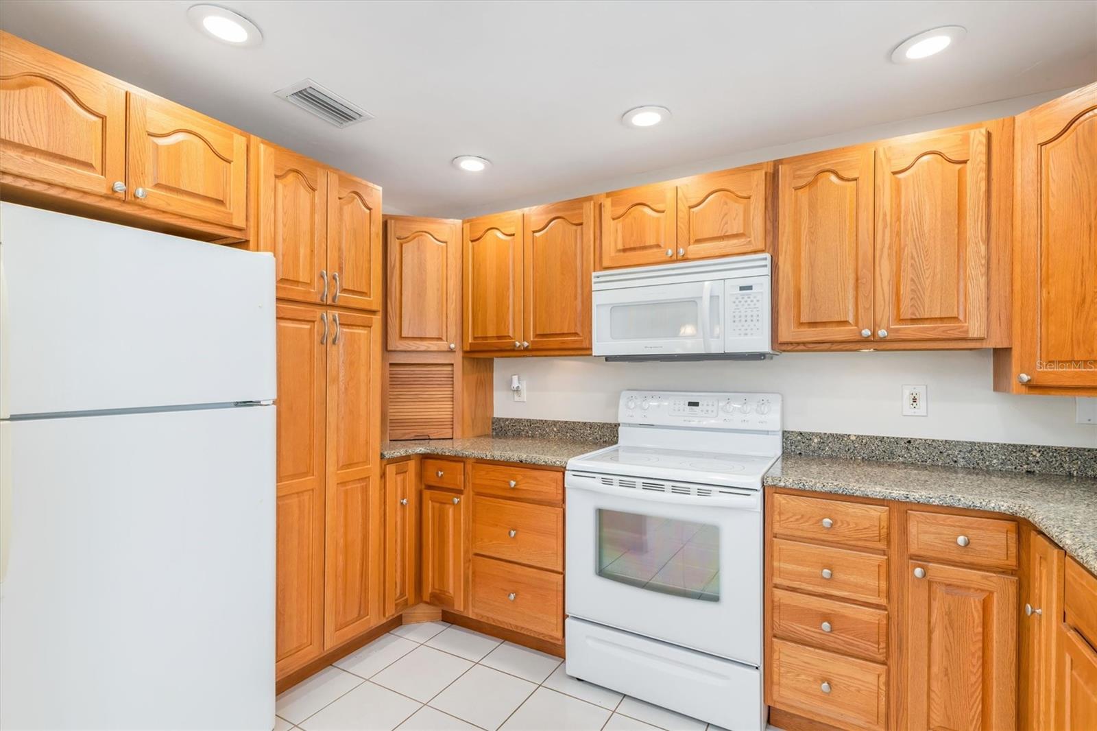 Image 11 of 36 For 703 Spring Lake Boulevard Nw